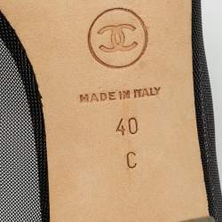 مملوكة مسبقًا حذاء كعب عالي شانيل مقدمة مفتوحة شبكي وجلد سويدي أسود مقاس 40