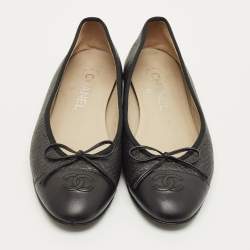 مملوكة مسبقًا Chanel Size 38.5 Black Karung Leather CC Bow Cap Toe Ballet Flats