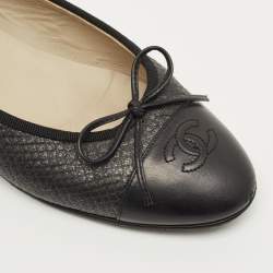 مملوكة مسبقًا Chanel Size 38.5 Black Karung Leather CC Bow Cap Toe Ballet Flats