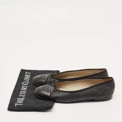 مملوكة مسبقًا Chanel Size 38.5 Black Karung Leather CC Bow Cap Toe Ballet Flats