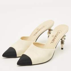 مملوكة مسبقًا شبشب شانيل سي سي قماش و جلد بيج مقدمة مغطاة لؤلؤ زائف ثعباني مقاس 37.5