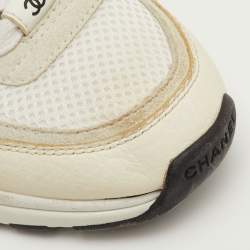 Pre Owned حذاء رياضي شانيل CC مقاس 37 جلد شبك وزي مقلوب أبيض/أسود منخفظ من أعلى