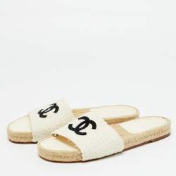 مملوكة مسبقًا Chanel CC Size 38 White Tweed Slide Sandals