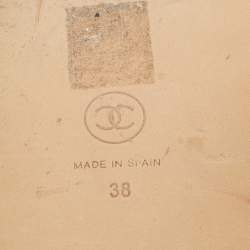 مملوكة مسبقًا Chanel CC Size 38 White Tweed Slide Sandals