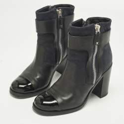 مملوكة مسبقًا حذاء بوت كاحل شانيل مقدمة سي سي جلد أسود مقاس 38
