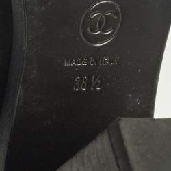 مملوكة مسبقًا حذاء بوت كاحل شانيل مقدمة سي سي جلد أسود مقاس 38