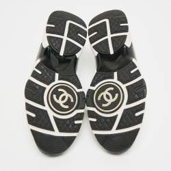 Pre Owned حذاء رياضي شانيل سي سي قماش محبوك أبيض/أسود مقاس 39.5