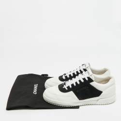 مملوكة مسبقًا Chanel Size 39.5 White/Black Leather and Suede Lace Up Sneakers