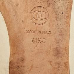 مملوكة مسبقًا حذاء باليرينا فلات شانيل جلد أبيض/أسود شعار ماركة سي سي مقدمة سوداء بفيونكة مقاس 38.5