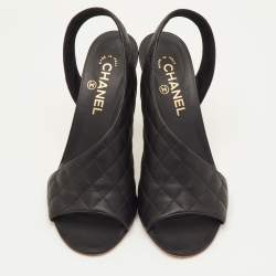 مملوكة مسبقًا صندل شانيل سيلينغبك مفتوح من الجلد المبطّن أسود بشعار الماركة سي سي مقاس 40.5