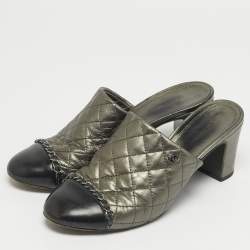 Pre Owned صندل شانيل بلوك جلد مبطن أخضر داكن/أسود بتفاصيل سلسلة مقدمة CC مقاس 39.5