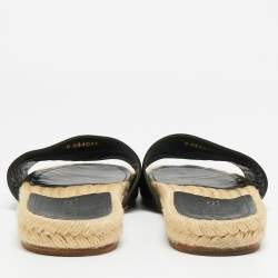 Pre Owned شبشب مسطح شانيل CC مزين بالكريستال من الجلد الأسود مقاس 36