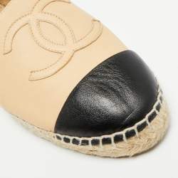 مملوكة مسبقًا Chanel CC Interlock Logo Size 37 Beige/Black Leather Espadrille Flats