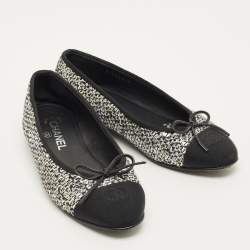 Pre Owned حذاء باليرينا شانيل شانيل قماش وتويد أسود/رمادي برباط مقاس 38