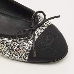 Pre Owned حذاء باليرينا شانيل شانيل قماش وتويد أسود/رمادي برباط مقاس 38