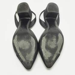 Pre Owned حذاء كعب عالٍ شانيل غطاء مقدمة CC قماش وأسود جلد وحزام خلفي مقاس 41