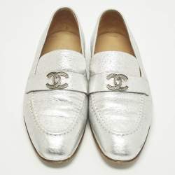 Pre Owned حذاء لوفرز شانيل سي سي جلد فضي مقاس 37.5