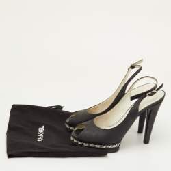 مملوكة مسبقًا صندل شانيل سلايد نعل سميك مزين سلسلة و فتحة كعب جلد أسود مقاس 40.5
