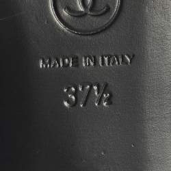 Pre Owned حذاء باليرينا فلات شانيل جلد أبيض/أسود شعار ماركة سي سي مقدمة سوداء بفيونكة مقاس 38.5