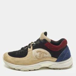 مملوكة مسبقًا حذاء رياضي شانيل منخفظ من أعلى CC جلد شامواه ونايلون متعدد الألوان مقاس 38.5