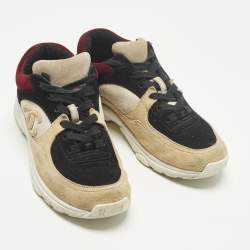 مملوكة مسبقًا حذاء رياضي شانيل منخفظ من أعلى CC جلد شامواه ونايلون متعدد الألوان مقاس 38.5