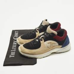 مملوكة مسبقًا حذاء رياضي شانيل منخفظ من أعلى CC جلد شامواه ونايلون متعدد الألوان مقاس 38.5