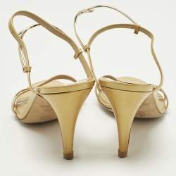 Pre Owned صندل شانيـل معدني و جلد براءات اختراع بيج مقاس 39.5