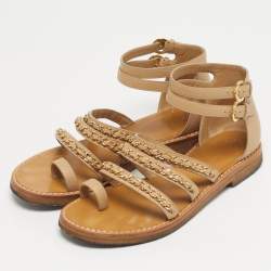 Pre Owned صندل شانيل جلد أسود بتفاصيل سلسلة وكعب فلين مقاس 39