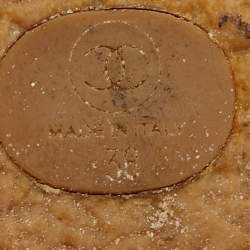 Pre Owned صندل شانيل جلد أسود بتفاصيل سلسلة وكعب فلين مقاس 39