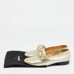 مملوكة مسبقًا Chanel Logo Embellished Size 38 Gold Leather Loafers