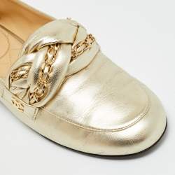 مملوكة مسبقًا Chanel Logo Embellished Size 38 Gold Leather Loafers