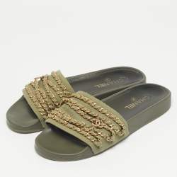 مملوكة مسبقًا شبشب شانيل فرو أرنب أسود مقاس 40