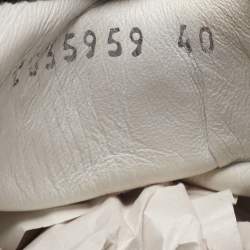 مملوكة مسبقًا حذاء رياضي شانيل مطبوع قماش أبيض/أسود عنق منخفض مقاس 40