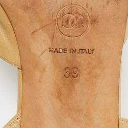 مملوكة مسبقًا Chanel CC Cap Toe Size 39 Beige Canvas and Leather Slingback Pumps