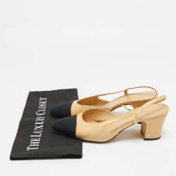 مملوكة مسبقًا Chanel CC Cap Toe Size 39 Beige Canvas and Leather Slingback Pumps