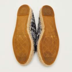 مملوكة مسبقًا حذاء فلات إسبادريل شانيل سي سي جلد معدني فضي/أزرق كحلي وتويد مقاس 39