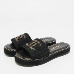 مملوكة مسبقًا شباشب شانيل مسطحة تويد بلونين مع شعار CC متداخل مقاس 41