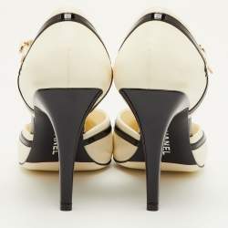 مملوكة مسبقًا حذاء كعب عالي شانيل جلد وبراءات أبيض/أسود مقدمة مدببة حزام عند الكاحل مقاس 40