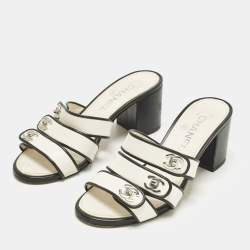 مملوكة مسبقًا صندل شانيل جلد أبيض/أسود بكعب CC مقاس 36