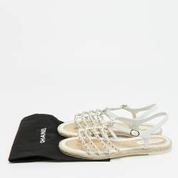 Pre Owned صندل شانيل فلات حزام كاحل سلسلة جلد أبيض مقاس 41