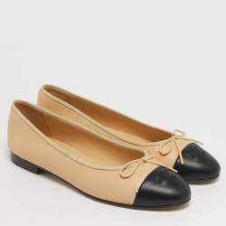 مملوكة مسبقًا Chanel CC Size 42 Beige/Black Leather Ballet Flats