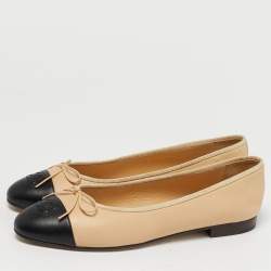 مملوكة مسبقًا Chanel CC Size 42 Beige/Black Leather Ballet Flats