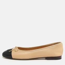 مملوكة مسبقًا Chanel CC Size 42 Beige/Black Leather Ballet Flats