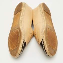 Pre Owned حذاء إسبادريل فلات شانيل جلد بيج/أسود مقاس 39 مزين بشعار الماركة سي سي