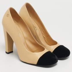 Pre Owned حذاء كعب عالي شانيل CC مقدمة مغلقة مخمل بيج/أسود مقاس 38.5