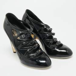 Pre Owned حذاء كعب عالي شانيل كعب قفصي سترابي جلد لامع أسود مقاس 39.5 