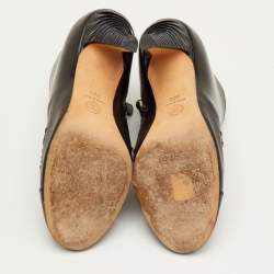 مملوكة مسبقًا Chanel CC Size 40.5 Black Leather and Patent Leather Ankle Length Boots