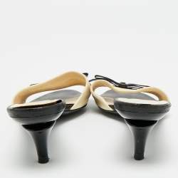 مملوكة مسبقًا Chanel Size 38.5 Black Leather Bow Slide Sandals