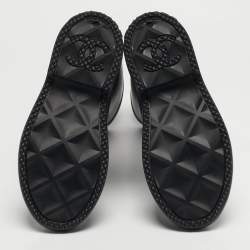 Pre Owned بوت شانيل كاميليا CC مزخرف مطاط أسود مقاس 36