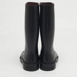 Pre Owned بوت شانيل كاميليا CC مزخرف مطاط أسود مقاس 36